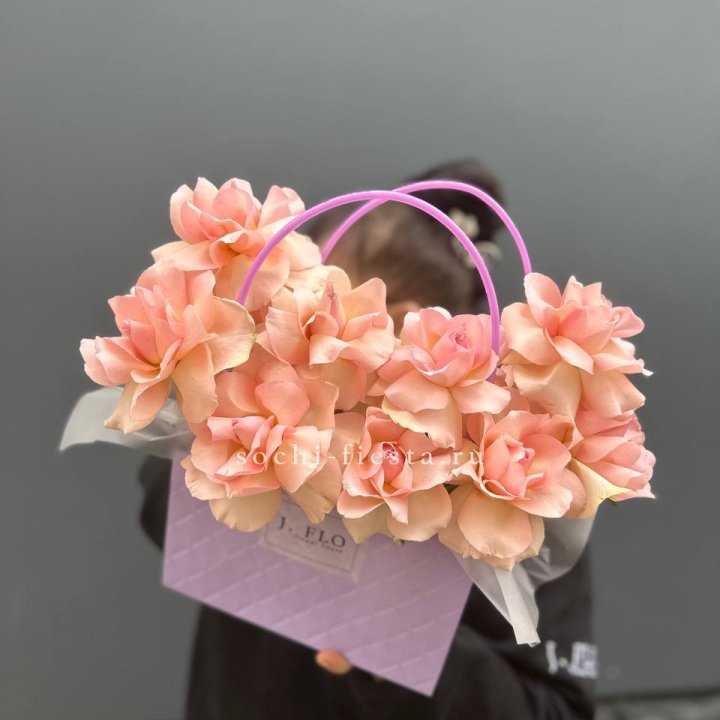 Сумочка с розами "Кети" в Стерлитамаке