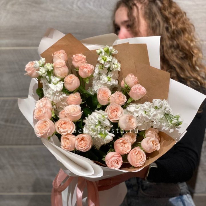 Букет бомбасти и маттиола в Стерлитамаке