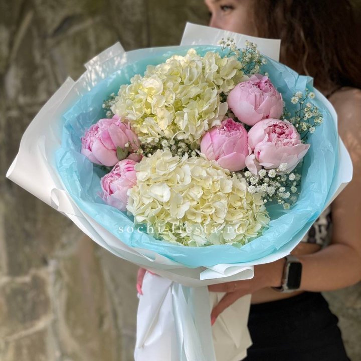 Букет с пионами "Блюсом" в Стерлитамаке