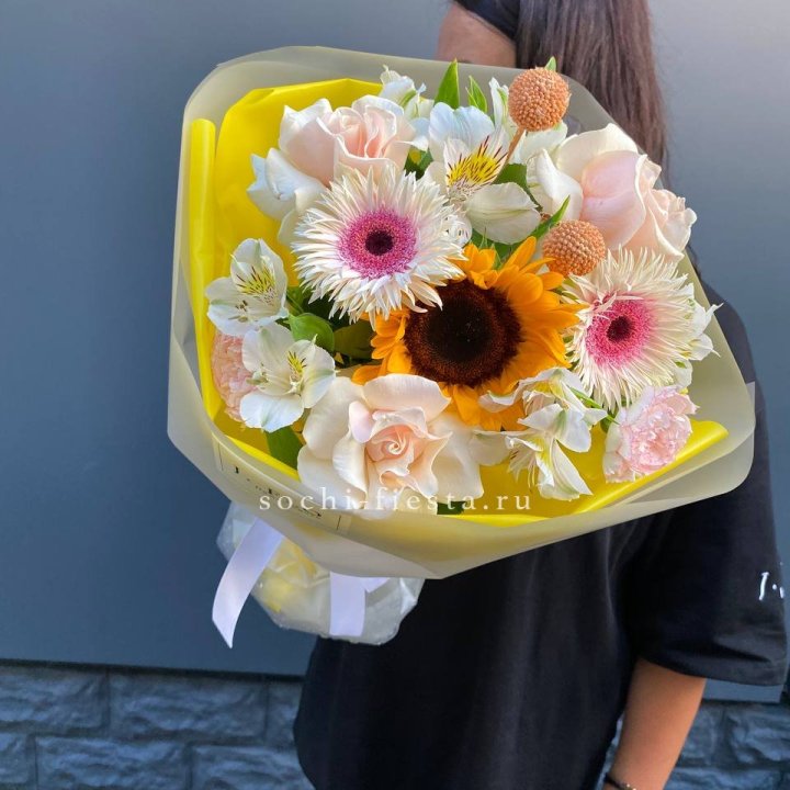 Букет с подсолнухом "Елоу" в Стерлитамаке