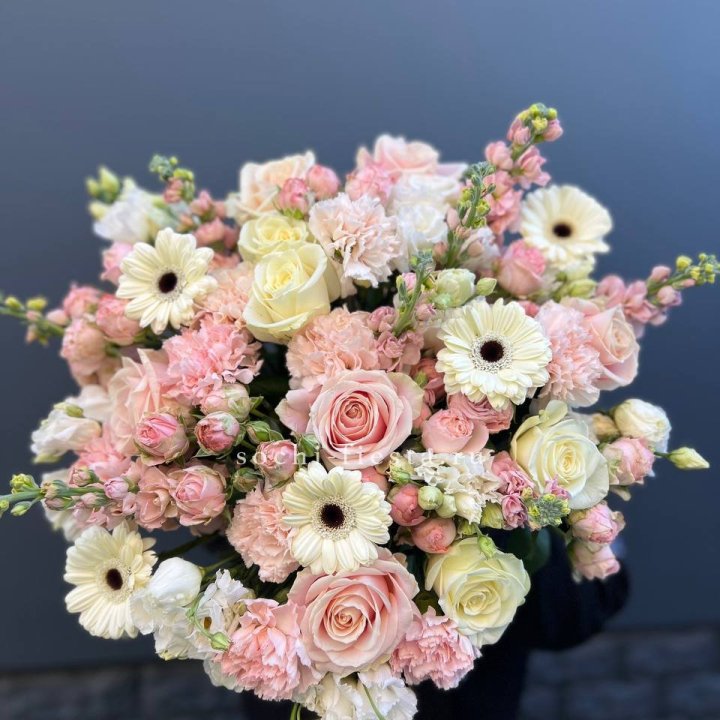 Авторский букет "Нежный" в Стерлитамаке