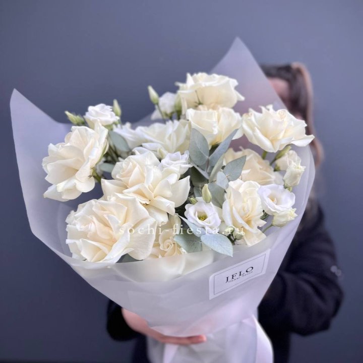 Букет французских роз и эустомы  в Стерлитамаке