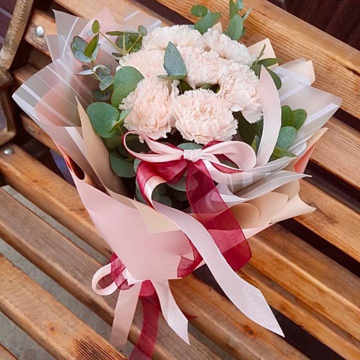 Диантусы с эвкалиптом в Стерлитамаке