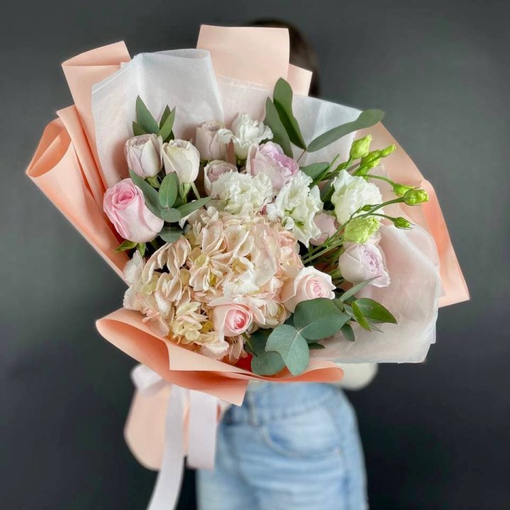 Букет с гортензией "Клодс" в Стерлитамаке