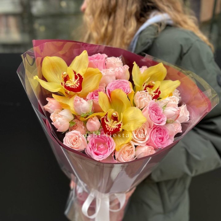  Букет орхидей и роз Есенья в Стерлитамаке