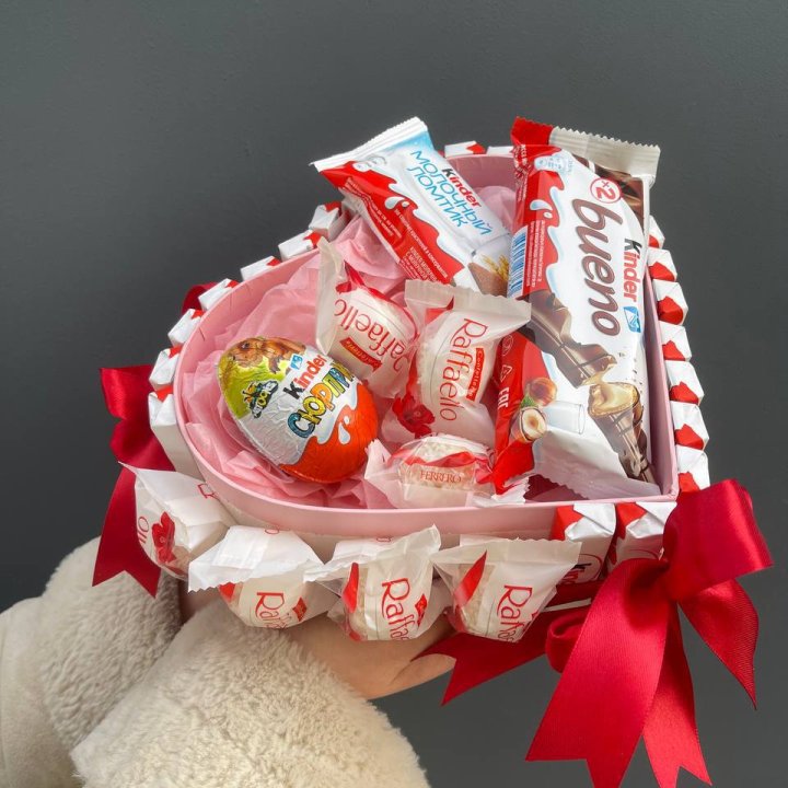 Бокс киндерами и раффаэлло в Стерлитамаке