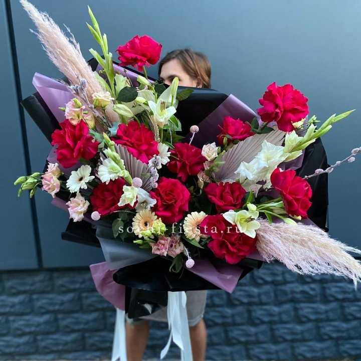 Дизайнерский букет Ред в Стерлитамаке