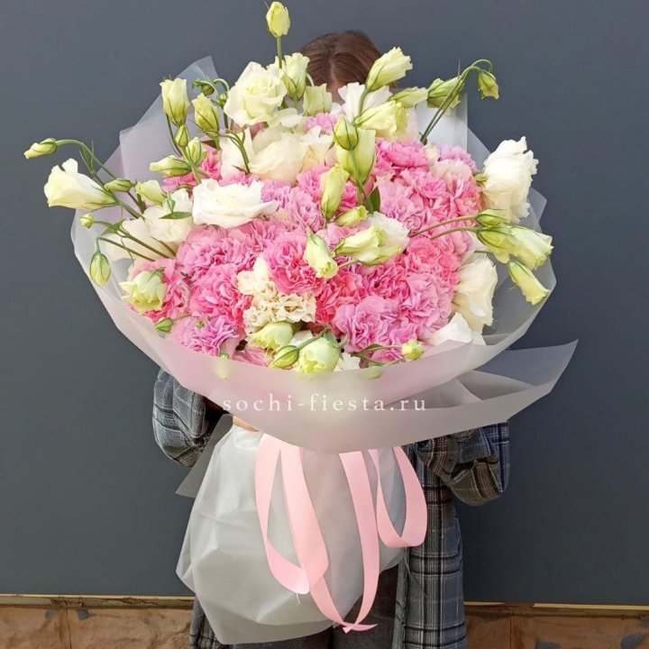 Букет из эустом и диантусов  в Стерлитамаке