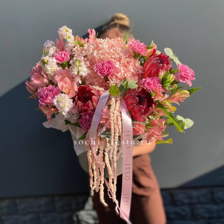 Коробка с цветами "Камикадзе" в Стерлитамаке