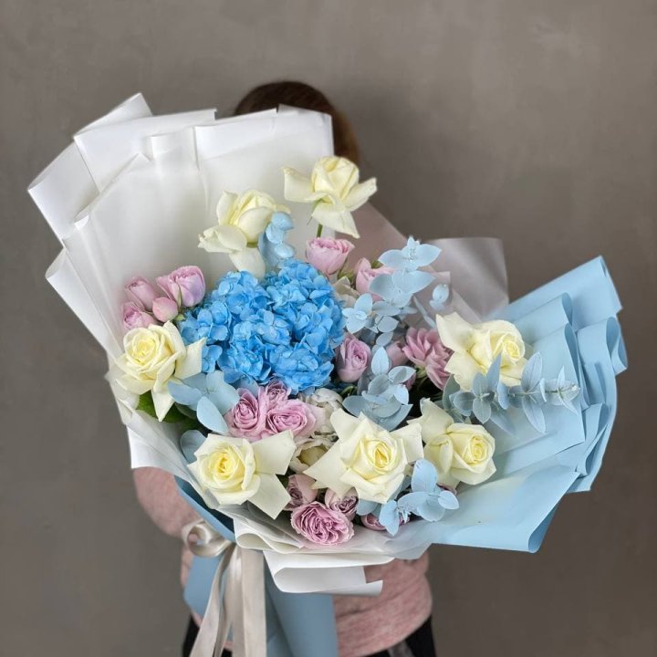Дизайнерский букет "Блю скайфорт" в Стерлитамаке