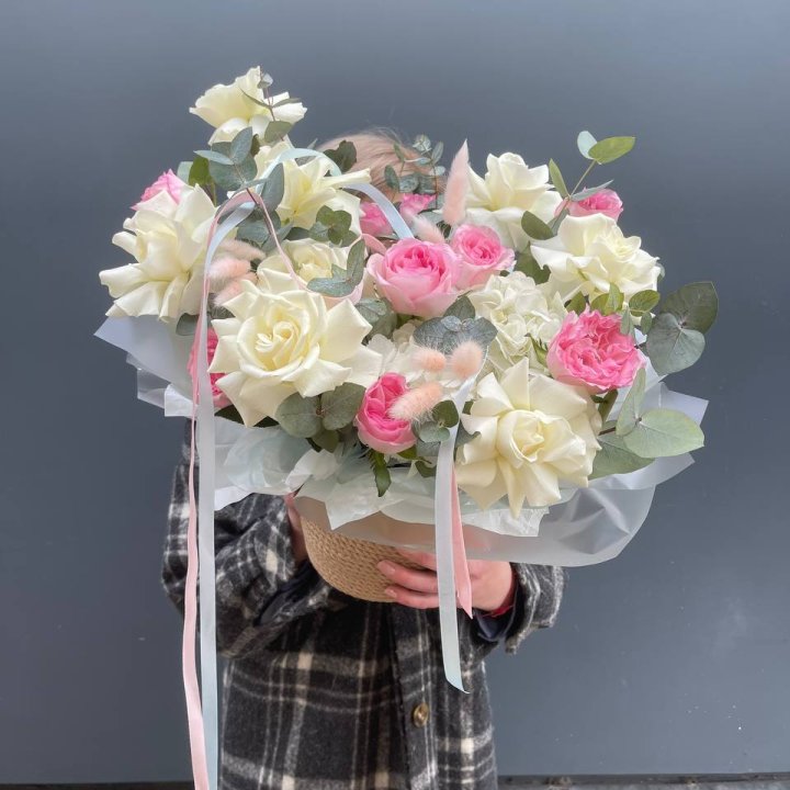 Кашпо с розами в Стерлитамаке