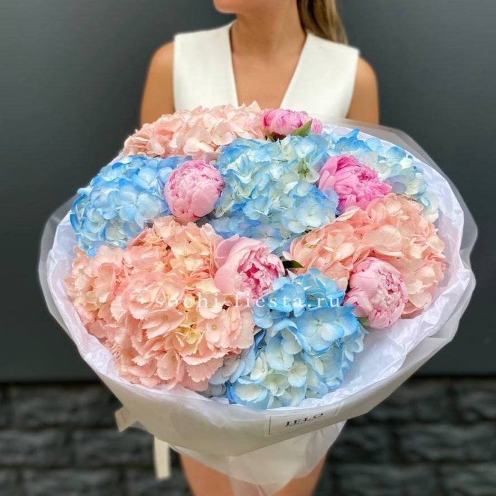 Дуобукет гортензии с пионами  в Стерлитамаке
