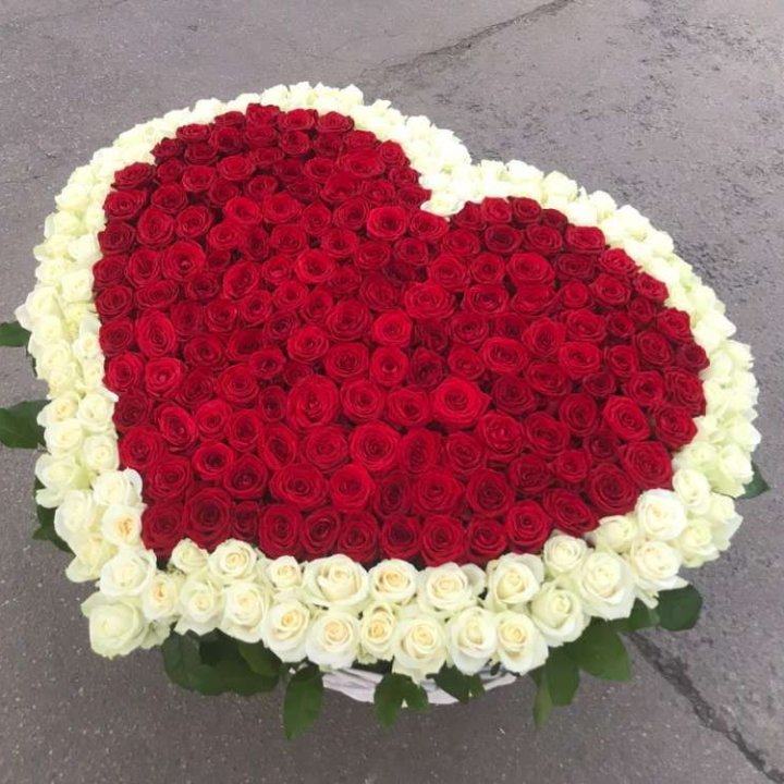 333 розы в корзине в Стерлитамаке