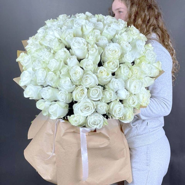 101 белая высокая импортная роза в Стерлитамаке