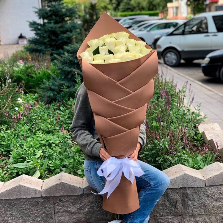 Голландские розы белые "Рыбка" в Стерлитамаке