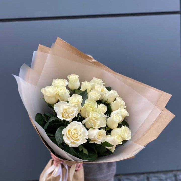  Букет  высоких белых роз   в Стерлитамаке