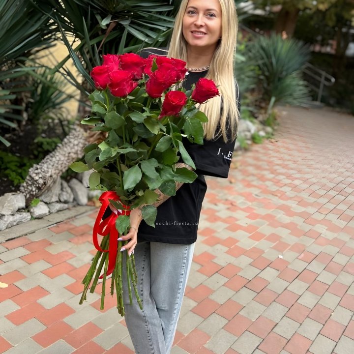 15 высоких красных роз в Стерлитамаке