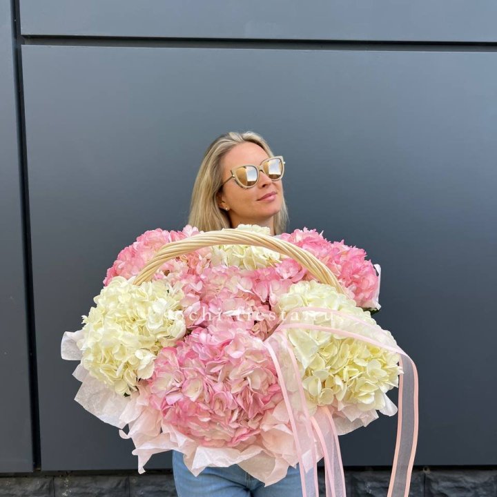 7 гортензий в корзине в Стерлитамаке