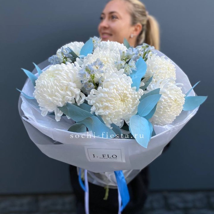 Букет хризантем Бигуди и дельфиниума  в Стерлитамаке