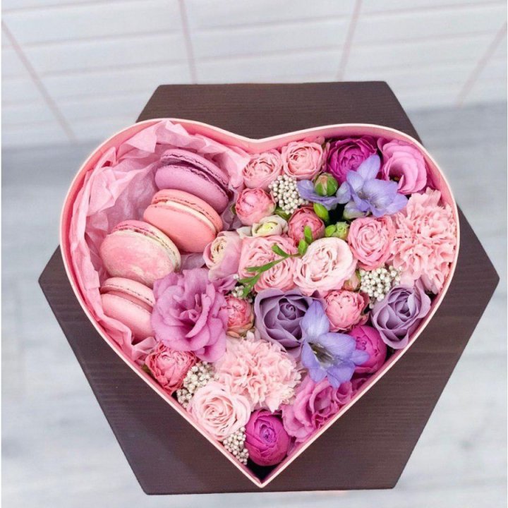 Бокс-сердце с макаронс  в Стерлитамаке