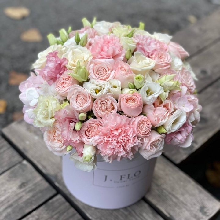 Цветочный бокс "Люксур" в Стерлитамаке