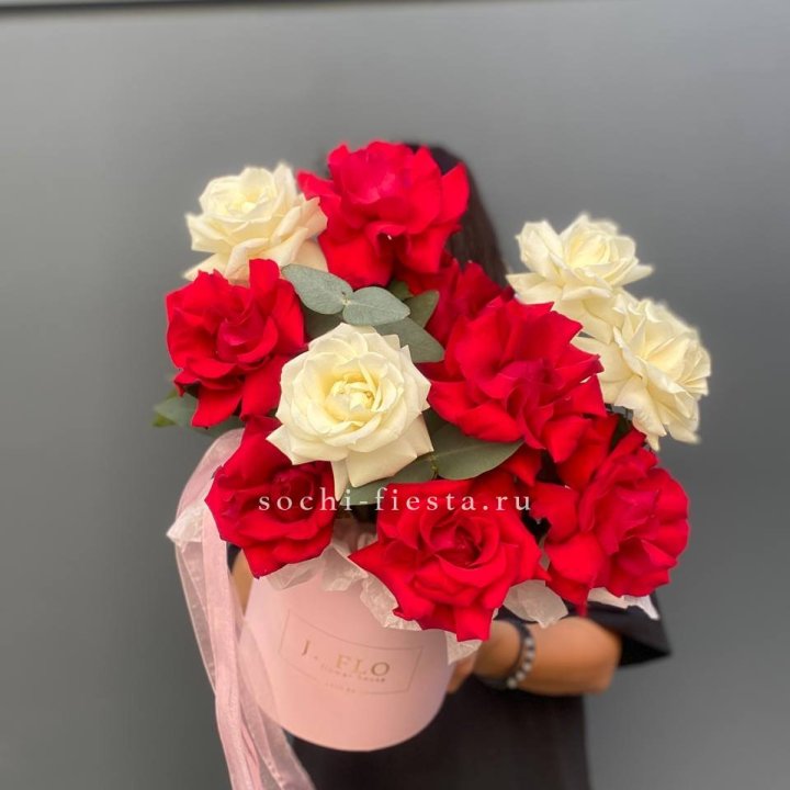13 Французских роз в боксе в Стерлитамаке