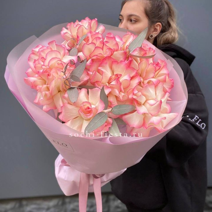 9 французских роз Джумилия в Стерлитамаке