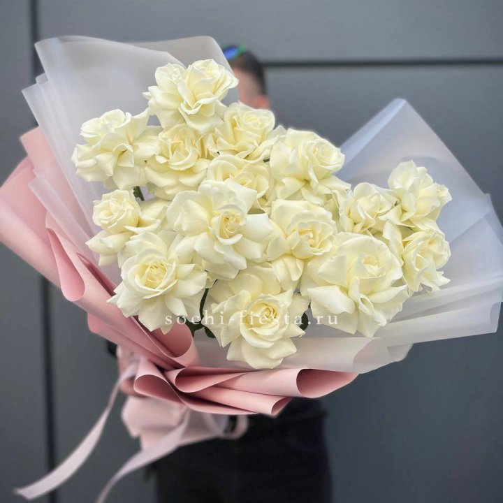 Букет из 15 французских роз Вайт дрим в Стерлитамаке