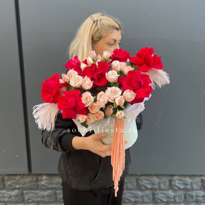 Бокс с нежными розами  в Стерлитамаке