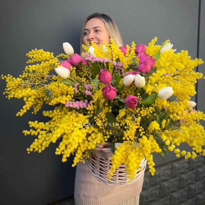Цветочная корзина с мимозой "Спринг" в Стерлитамаке