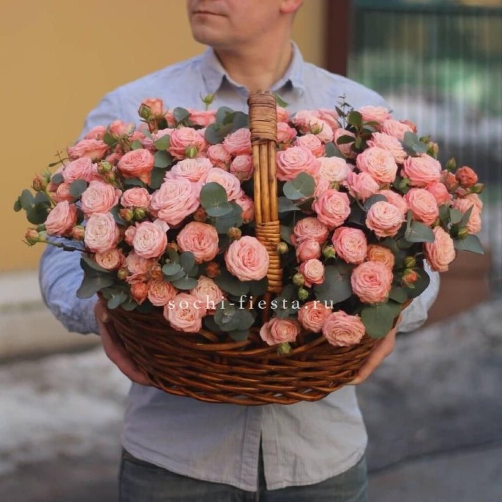 Корзина из 101 пионовидной розы в Стерлитамаке