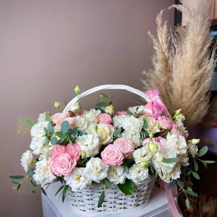 Цветочная корзина "Пинки вайт" в Стерлитамаке