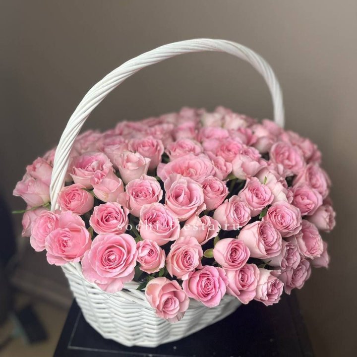101 розовая роза в корзине в Стерлитамаке