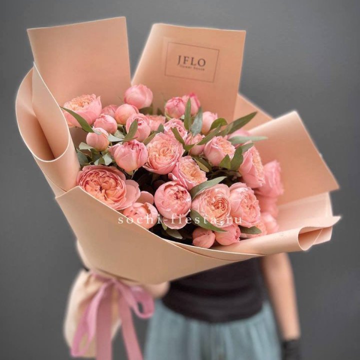 Букет из 9 кустовых роз Джульетта в Стерлитамаке