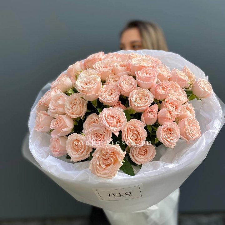 Букет кустовых роз Бомбастик в Стерлитамаке