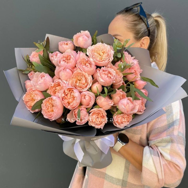 Букет с пионовидными розами "Пивайн" в Стерлитамаке