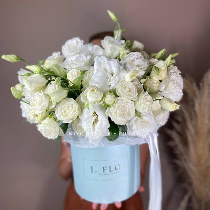 Бокс кустовых роз и эустомы  в Стерлитамаке