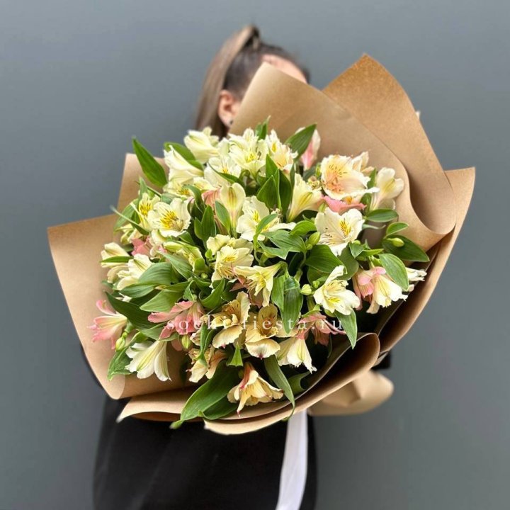 Букет альстромерий в крафте в Стерлитамаке