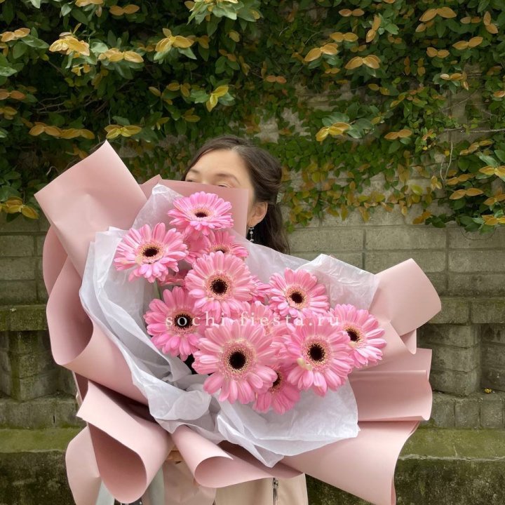 13 розовых гербер в Стерлитамаке