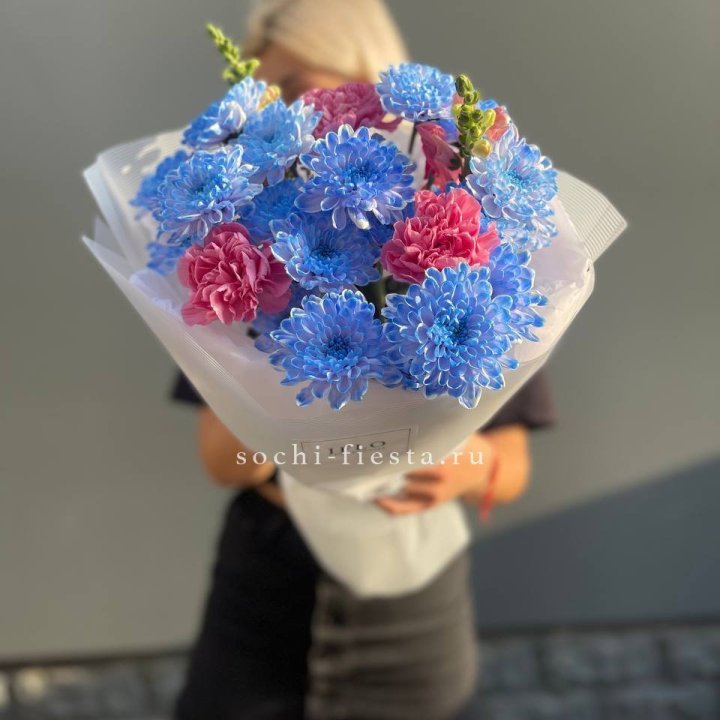 Букет сборный с хризантемой в Стерлитамаке