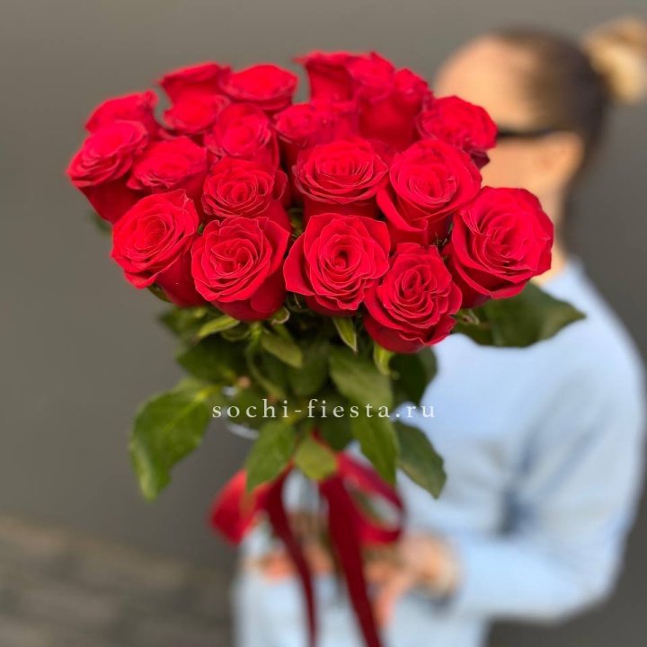 19 красных роз в Стерлитамаке