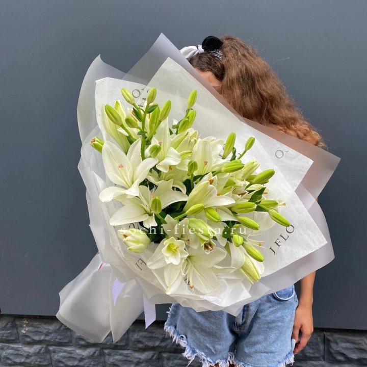 Букет  лилий "Воздушный"  в Стерлитамаке