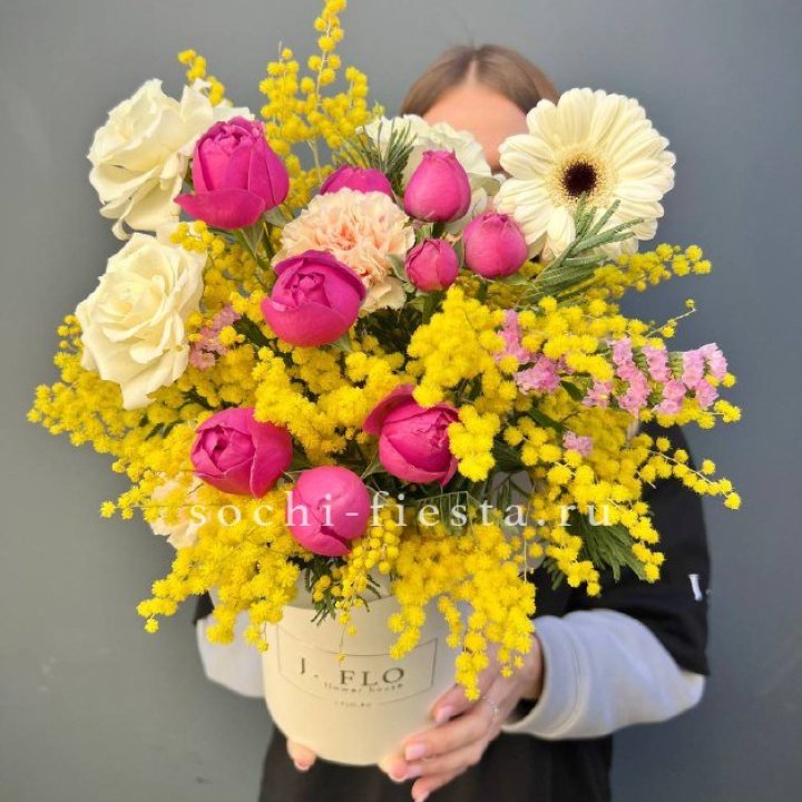 Цветы в боксе "Слобода" в Стерлитамаке