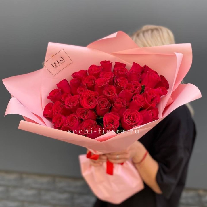 35 красных роз в Стерлитамаке