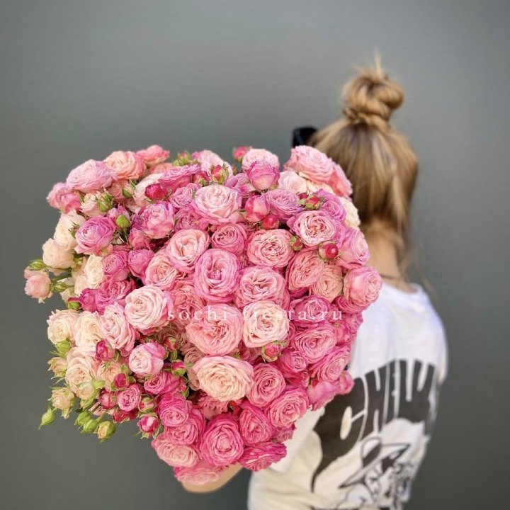 Охапка кустовых роз бомбастик пинк в Стерлитамаке