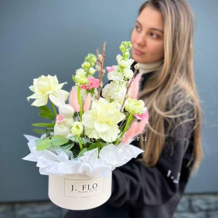 Цветочный бокс "Пасхальная композиция" в Стерлитамаке