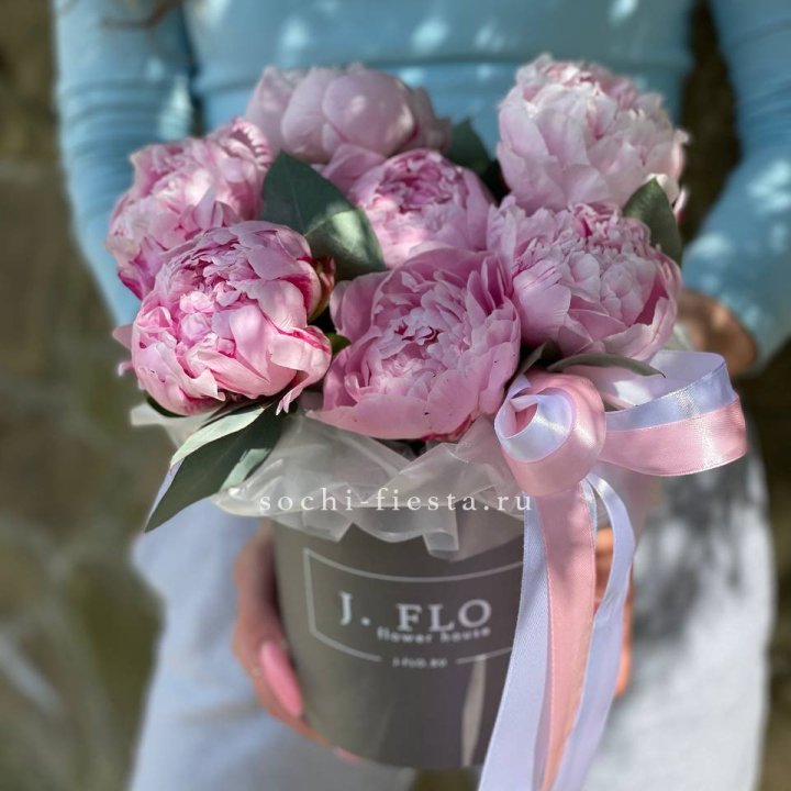 Цилиндр пионов с эвкалиптом в Стерлитамаке