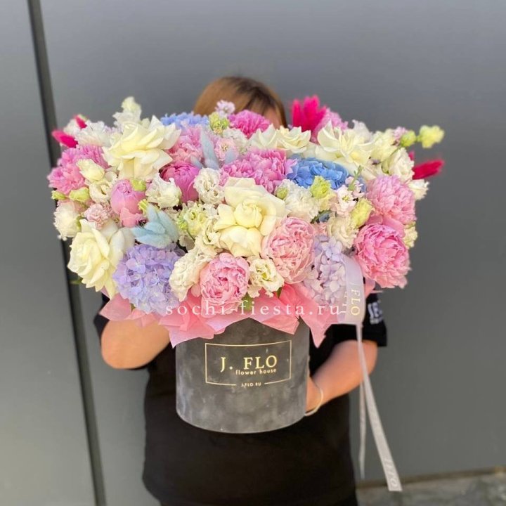 Цилиндр с пионами "Аса" в Стерлитамаке