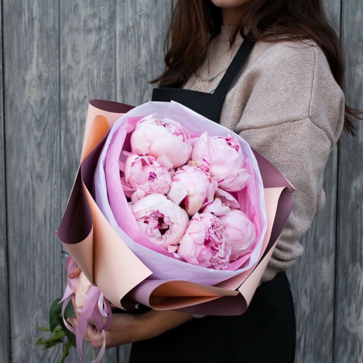 7 зефирных пионов в оформлении в Стерлитамаке