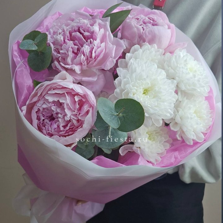 Букет комплимент с пионами в Стерлитамаке
